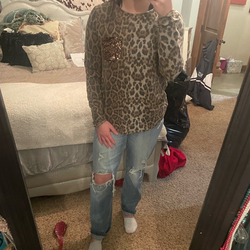Cheetah print shirt with glitter pocket